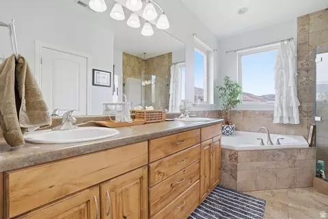 Bath - 5462 E 2575 N, Eden, UT 84310 photo 2 of 4