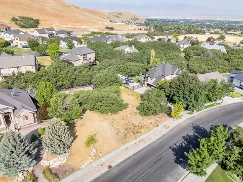 692 S Deer Hollow Rd, Tooele, UT 84074