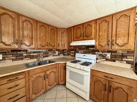 Kitchen - 42 S 450 E, Clearfield, UT 84015 photo 2 of 3