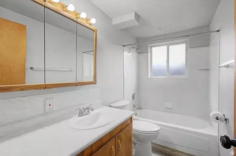 Bath - 626 S 400 E #A-B, Payson, UT 84651 photo 1 of 1