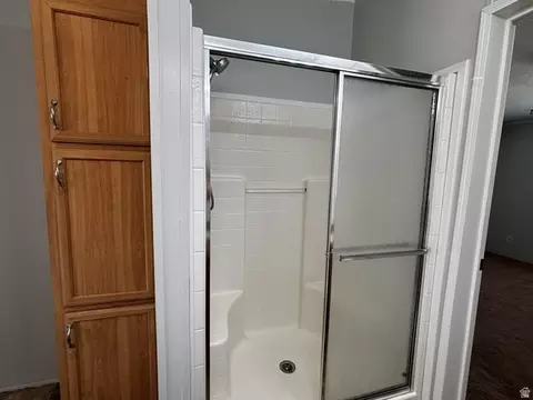 Bath - 65 N Mcelhaney Ln, Moab, UT 84532 photo 5 of 9