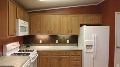 Kitchen - 65 N Mcelhaney Ln, Moab, UT 84532 photo 4 of 4