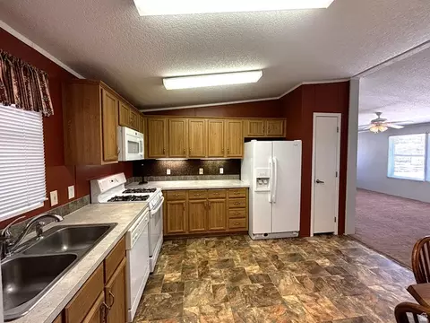 Kitchen - 65 N Mcelhaney Ln, Moab, UT 84532 photo 2 of 4