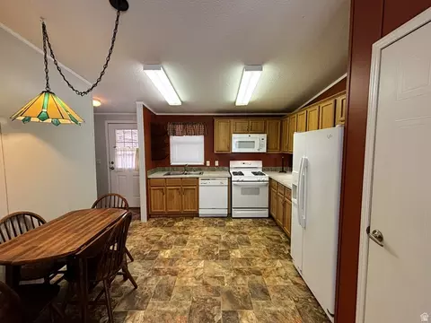 Kitchen - 65 N Mcelhaney Ln, Moab, UT 84532 photo 1 of 4