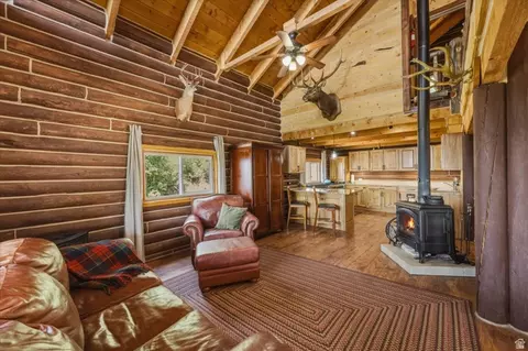 Living - 1093 N Shadow Way E, Fairview, UT 84629 photo 4 of 8