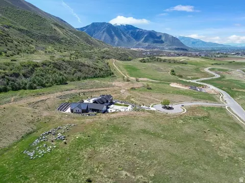 1284 E Middle Canyon Ct #69, Mapleton, UT 84664 photo 3