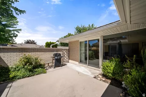 Exterior - 1949 E 5150 S, Holladay, UT 84117 photo 4 of 12