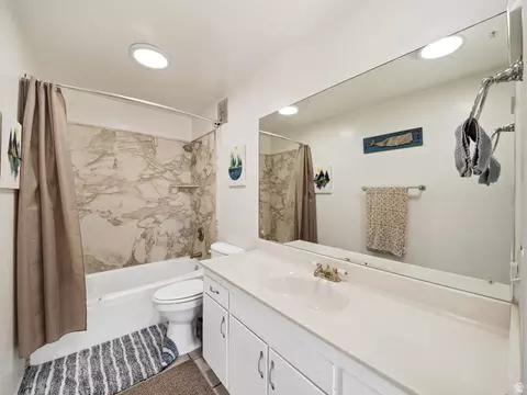 Bath - 1949 E 5150 S, Holladay, UT 84117 photo 1 of 2