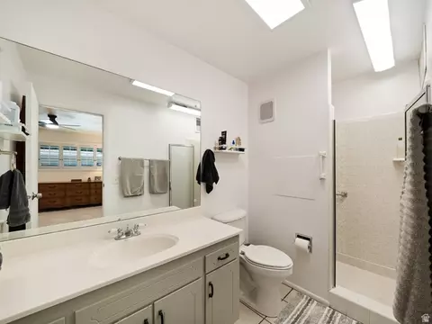Bath - 1949 E 5150 S, Holladay, UT 84117 photo 2 of 2