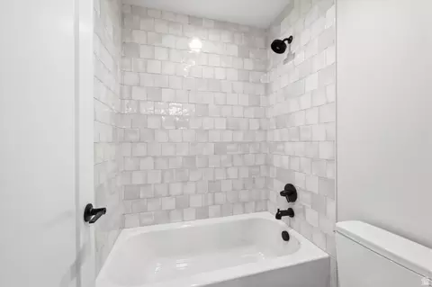 Bath - 134 S Chamberlain St, Mapleton, UT 84664 photo 5 of 7