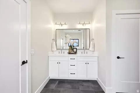 Bath - 134 S Chamberlain St, Mapleton, UT 84664 photo 3 of 7