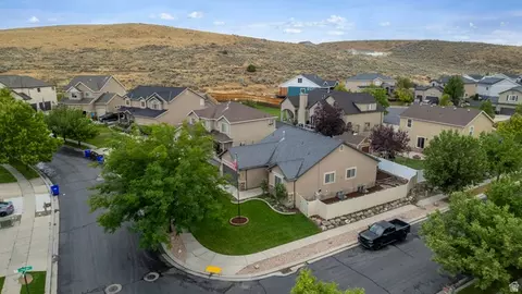 View/Area - 7555 N Pinecone Rd, Eagle Mountain, UT 84005 photo 1 of 3
