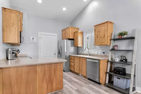 Kitchen - 7555 N Pinecone Rd, Eagle Mountain, UT 84005 photo 1 of 4