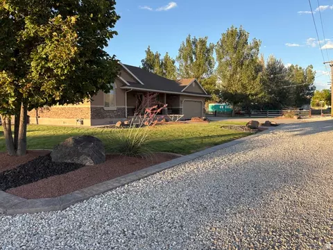 Exterior - 75 E 500 S, Redmond, UT 84652 photo 3 of 35