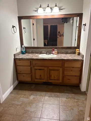 Bath - 75 E 500 S, Redmond, UT 84652 photo 1 of 2