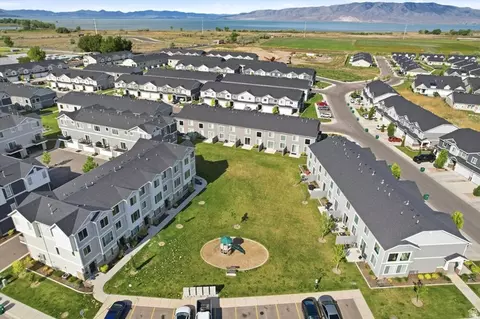 View/Area - 1896 S 1030 W #412, Orem, UT 84057 photo 2 of 5