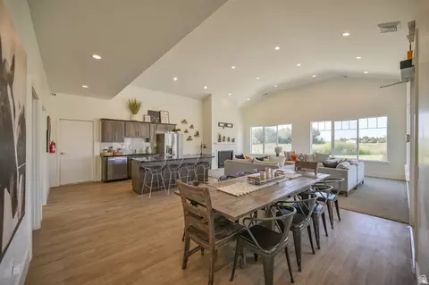 Dining - 1896 S 1030 W #412, Orem, UT 84057 photo 1 of 2