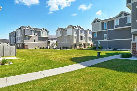 Exterior - 1896 S 1030 W #412, Orem, UT 84057 photo 13 of 19