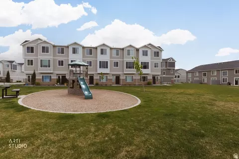 Exterior - 1896 S 1030 W #412, Orem, UT 84057 photo 12 of 19