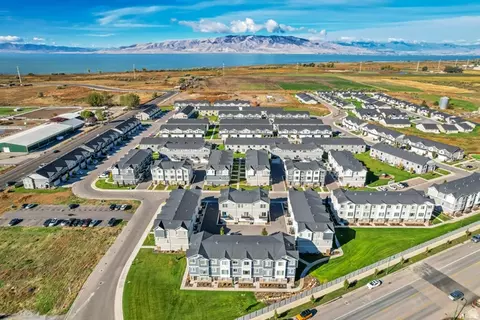 View/Area - 1896 S 1030 W #412, Orem, UT 84057 photo 1 of 5