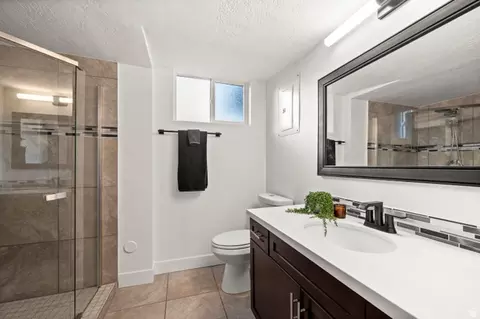 Bath - 1708 E Spring Lane Ln S, Holladay, UT 84117 photo 2 of 2
