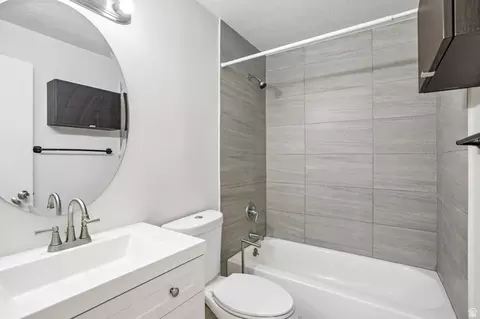 Bath - 34 W Lester Ave #E-23, Salt Lake City, UT 84107 photo 1 of 2
