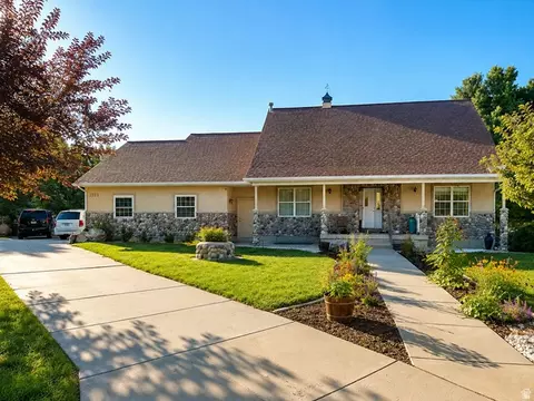 3222 W Mckaylee Cir, South Jordan, UT 84095
