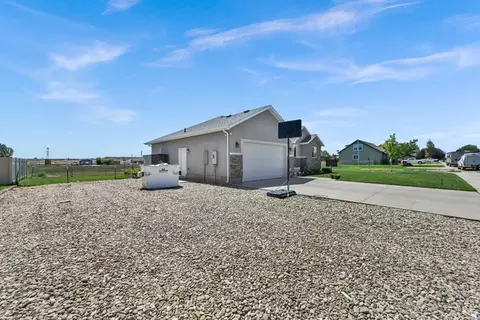 Exterior - 252 E 1875 S, Roosevelt, UT 84066 photo 3 of 6