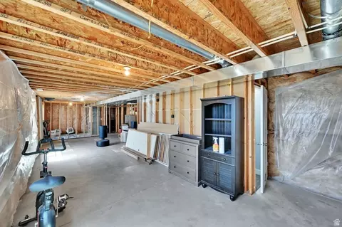 Entry Way - 252 E 1875 S, Roosevelt, UT 84066 photo 3 of 3