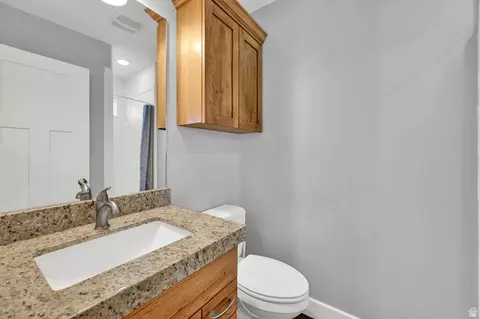 Bath - 252 E 1875 S, Roosevelt, UT 84066 photo 1 of 2