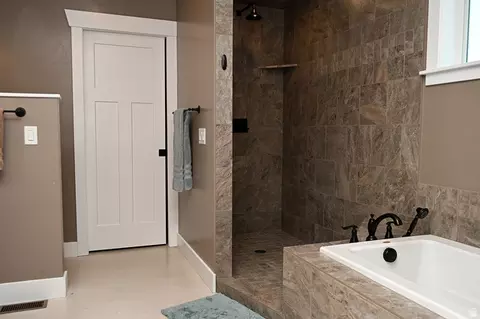 Bath - 261 E 600 S, Mendon, UT 84325 photo 1 of 7