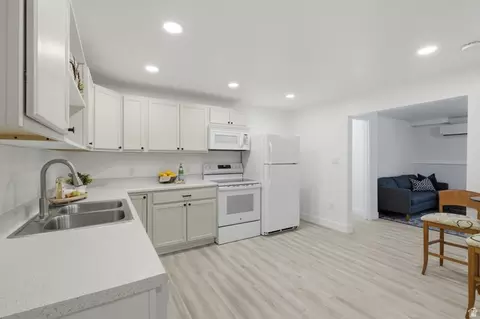 Kitchen - 472 E 1930 N, Orem, UT 84097 photo 4 of 6