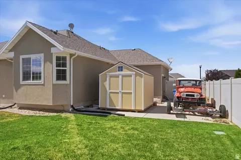 Exterior - 3531 W Cranefield Rd, Clinton, UT 84015 photo 7 of 7