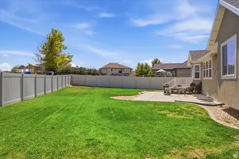 Exterior - 3531 W Cranefield Rd, Clinton, UT 84015 photo 6 of 7
