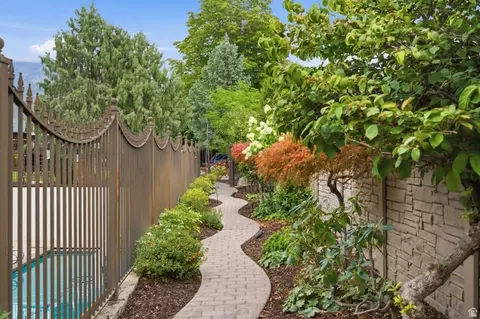 Exterior - 158 E 1950 S, Orem, UT 84058 photo 12 of 20