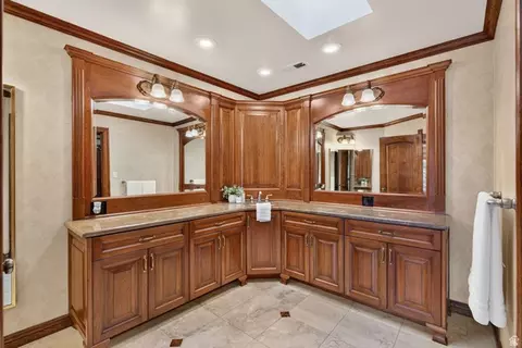 Bath - 158 E 1950 S, Orem, UT 84058 photo 6 of 11