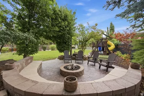 Exterior - 158 E 1950 S, Orem, UT 84058 photo 13 of 20