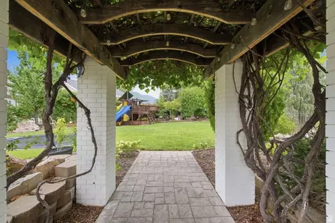 Exterior - 158 E 1950 S, Orem, UT 84058 photo 15 of 20