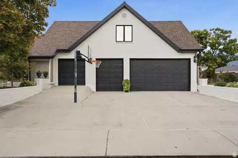 Exterior - 158 E 1950 S, Orem, UT 84058 photo 11 of 20