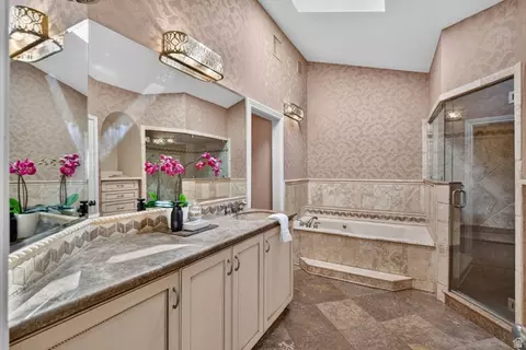 Bath - 158 E 1950 S, Orem, UT 84058 photo 2 of 11