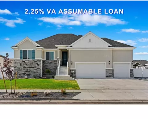 3411 W Blue Crane Dr, Clinton, UT 84015