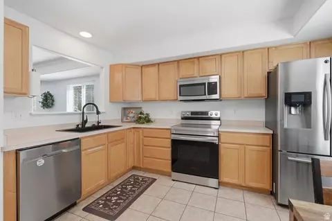 Kitchen - 371 E 760 N, Orem, UT 84097 photo 2 of 2