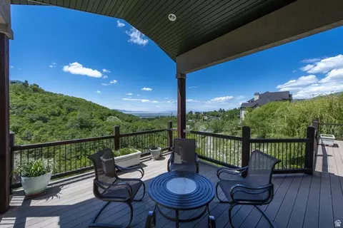 Exterior - 1776 S Temple Ct E, Bountiful, UT 84010 photo 5 of 18