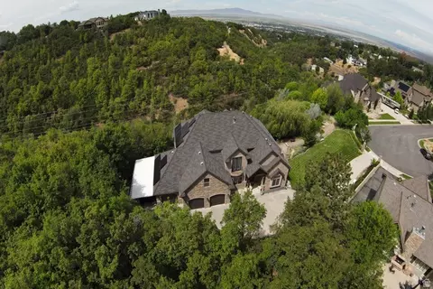 View/Area - 1776 S Temple Ct E, Bountiful, UT 84010 photo 18 of 19