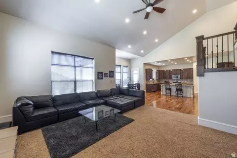 Living - 1776 S Temple Ct E, Bountiful, UT 84010 photo 2 of 3