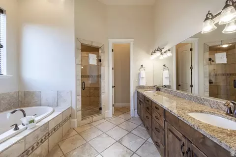 Bath - 1776 S Temple Ct E, Bountiful, UT 84010 photo 1 of 4