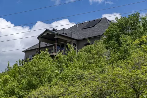 Exterior - 1776 S Temple Ct E, Bountiful, UT 84010 photo 9 of 18