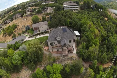 View/Area - 1776 S Temple Ct E, Bountiful, UT 84010 photo 5 of 19