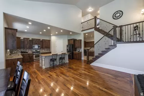 Entry Way - 1776 S Temple Ct E, Bountiful, UT 84010 photo 4 of 5