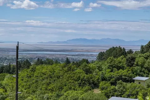 View/Area - 1776 S Temple Ct E, Bountiful, UT 84010 photo 1 of 19